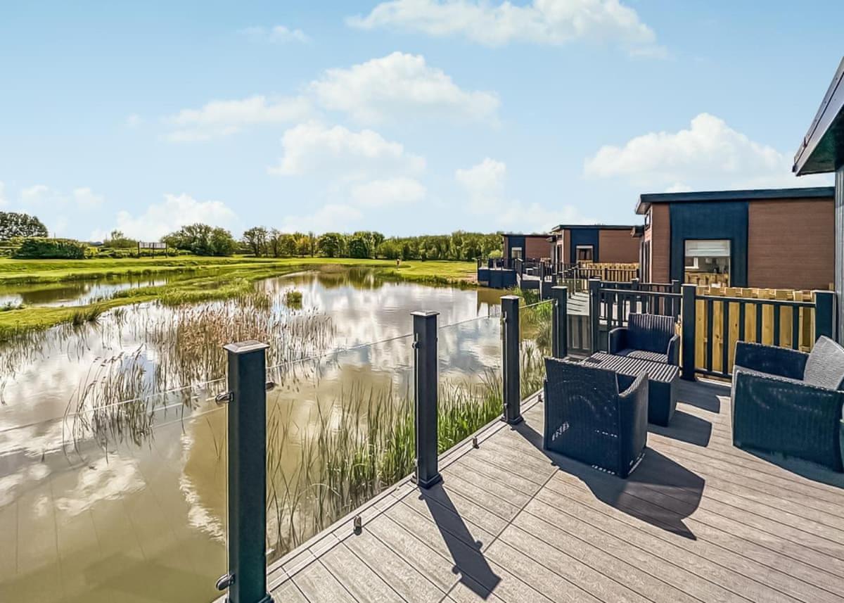 Waterside Hambleton Lakeside Lodges 波尔顿乐法尔德 外观 照片