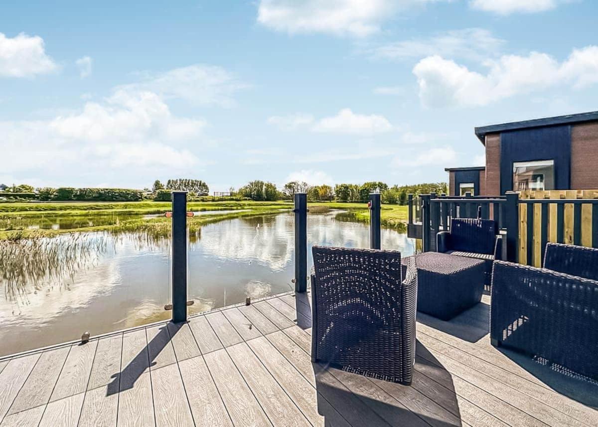 Waterside Hambleton Lakeside Lodges 波尔顿乐法尔德 外观 照片